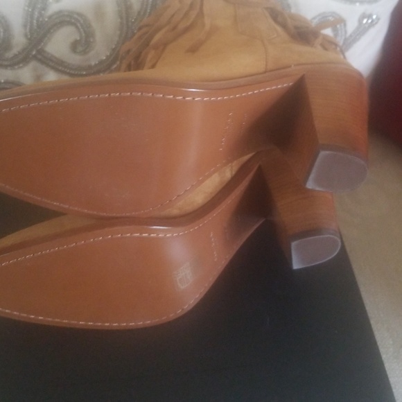 Boots - Picture 5 of 6